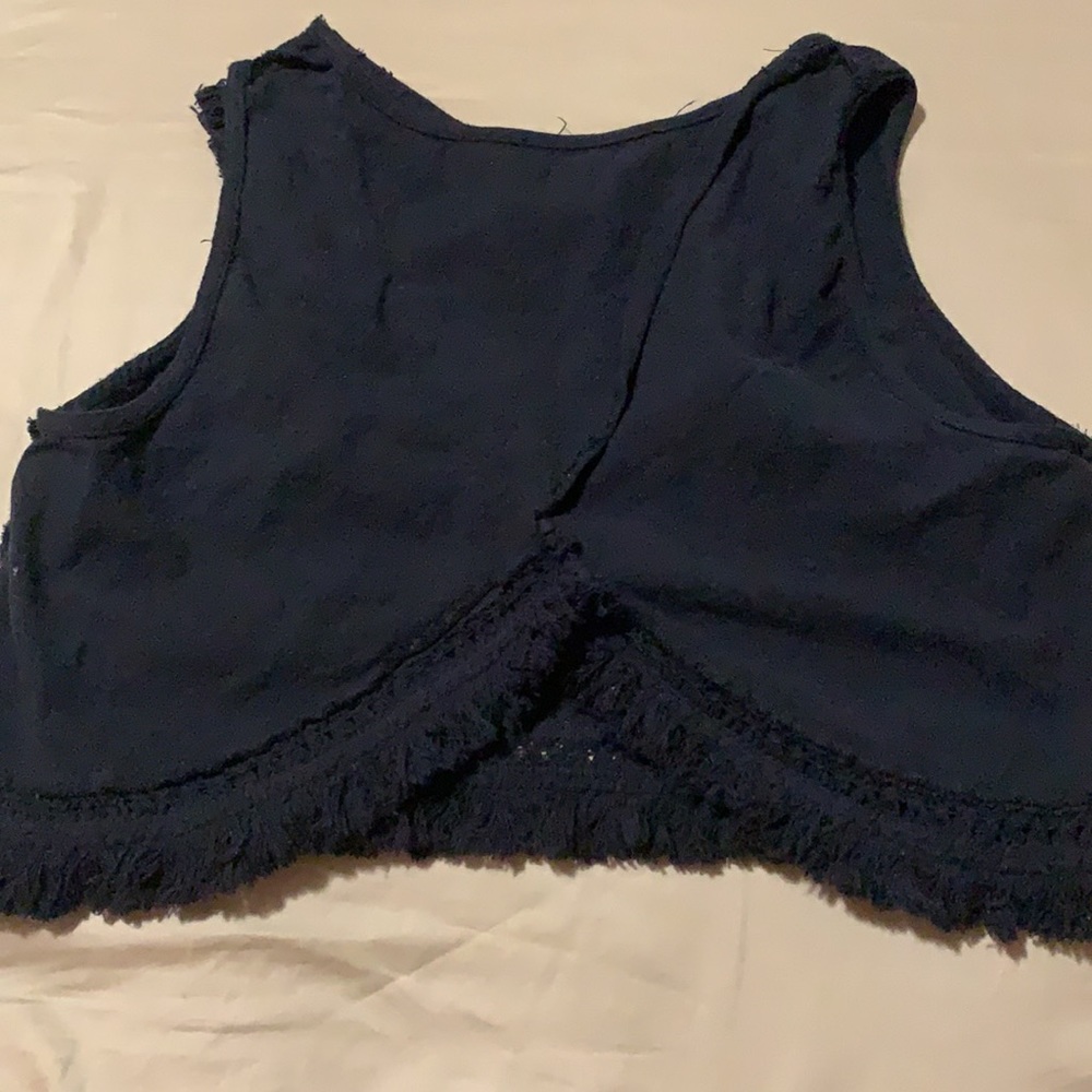 Black crop top with fringe detailing - Picture 2 of 2
